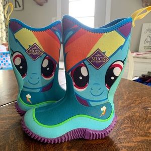 Kids rainbow dash muck boots